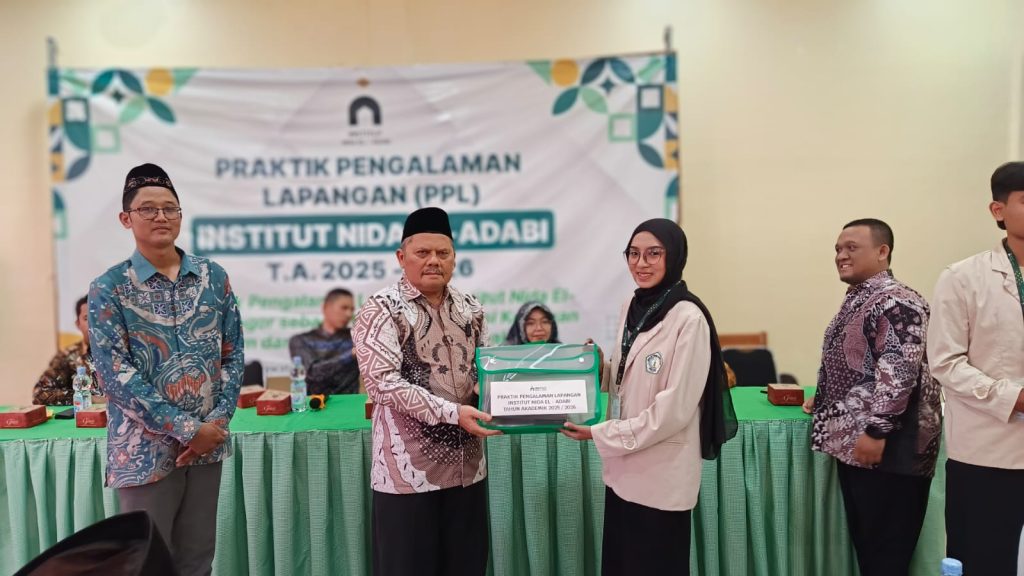 REKTOR INSTITUT NIDA EL-ADABI BOGOR BERIKAN PEMBINAAN, PEMBEKALAN, DAN PELEPASAN MAHASISWA PPL TAHUN AKADEMIK 2025/2026 ppl 01